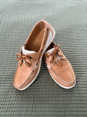 Ladies Casual Tan Leather Boat Shoes with cream Accent